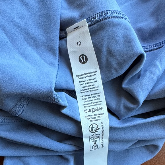 lululemon Align High Rise Short 6” Sky Blue Bike Shorts - Picture 3 of 5